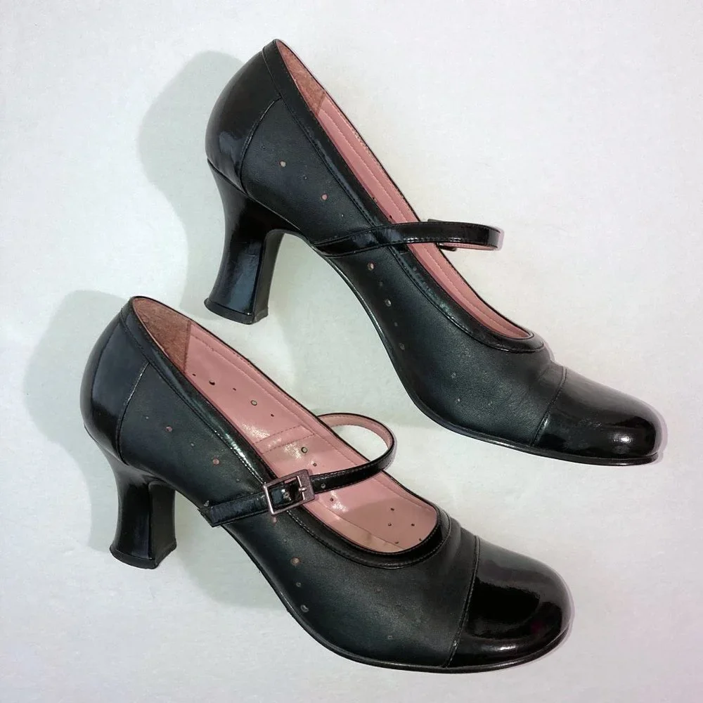 Vtg 90s Vegan Retro Style Mary Jane Heels w Patent Details Cap Toe - Picture 2 of 9